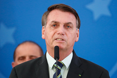Bolsonaro corta mais R$ 1,4 Bi e ataca de novo a educação