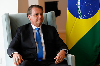 Inquisição contra Ciência: Bolsonaro corta metade dos recursos do MEC para pesquisa