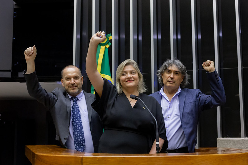 Essa é uma ação coletiva do vereador Celso Giannazi, do deputado estadual Carlos Giannazi e da deputada federal Luciene Cavalcante.
