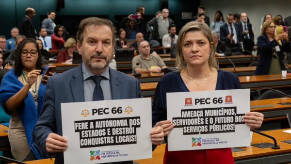A PEC 66 é uma vergonha! Diga não ao calote dos precatórios!