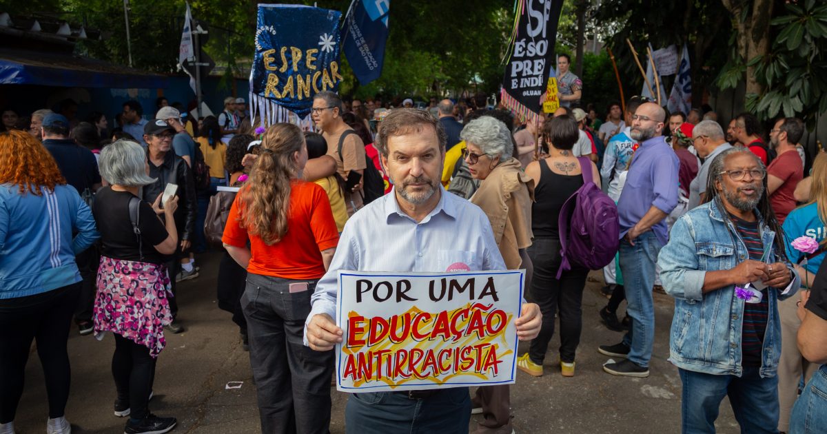 O vereador Celso Giannazi está na luta por uma Educação Antirracista!